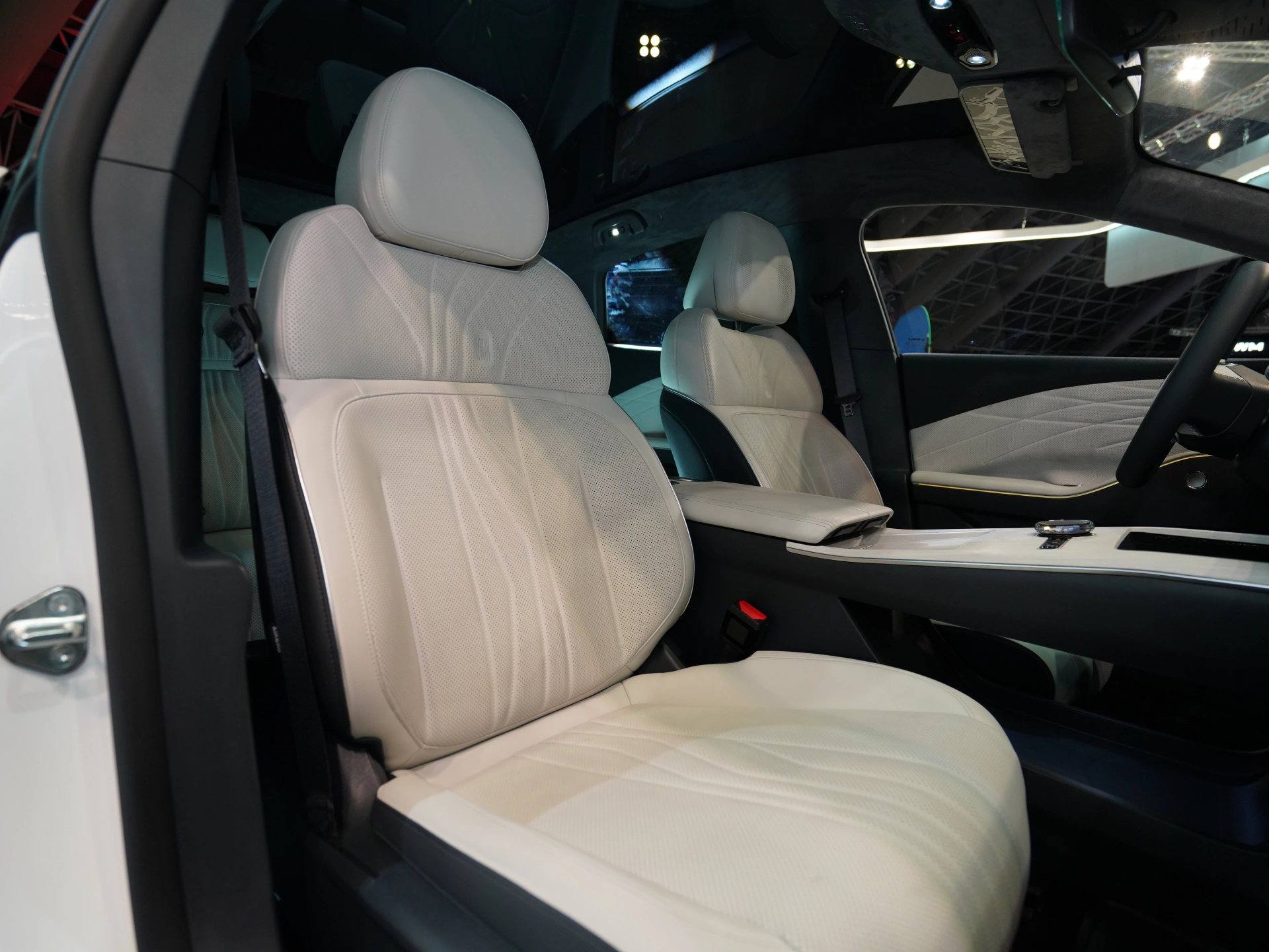 Discover Geely Geely Galaxy E8 Exterior Interior Images.Find all aspects and details of cars.