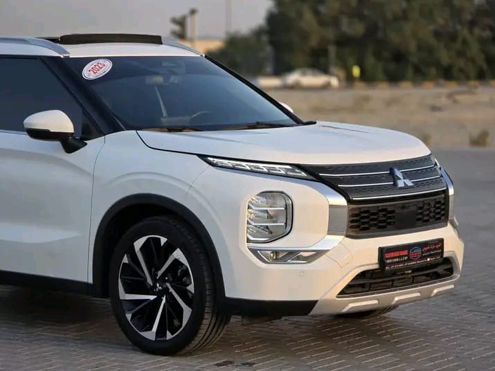 Mitsubishi Outlander 2023