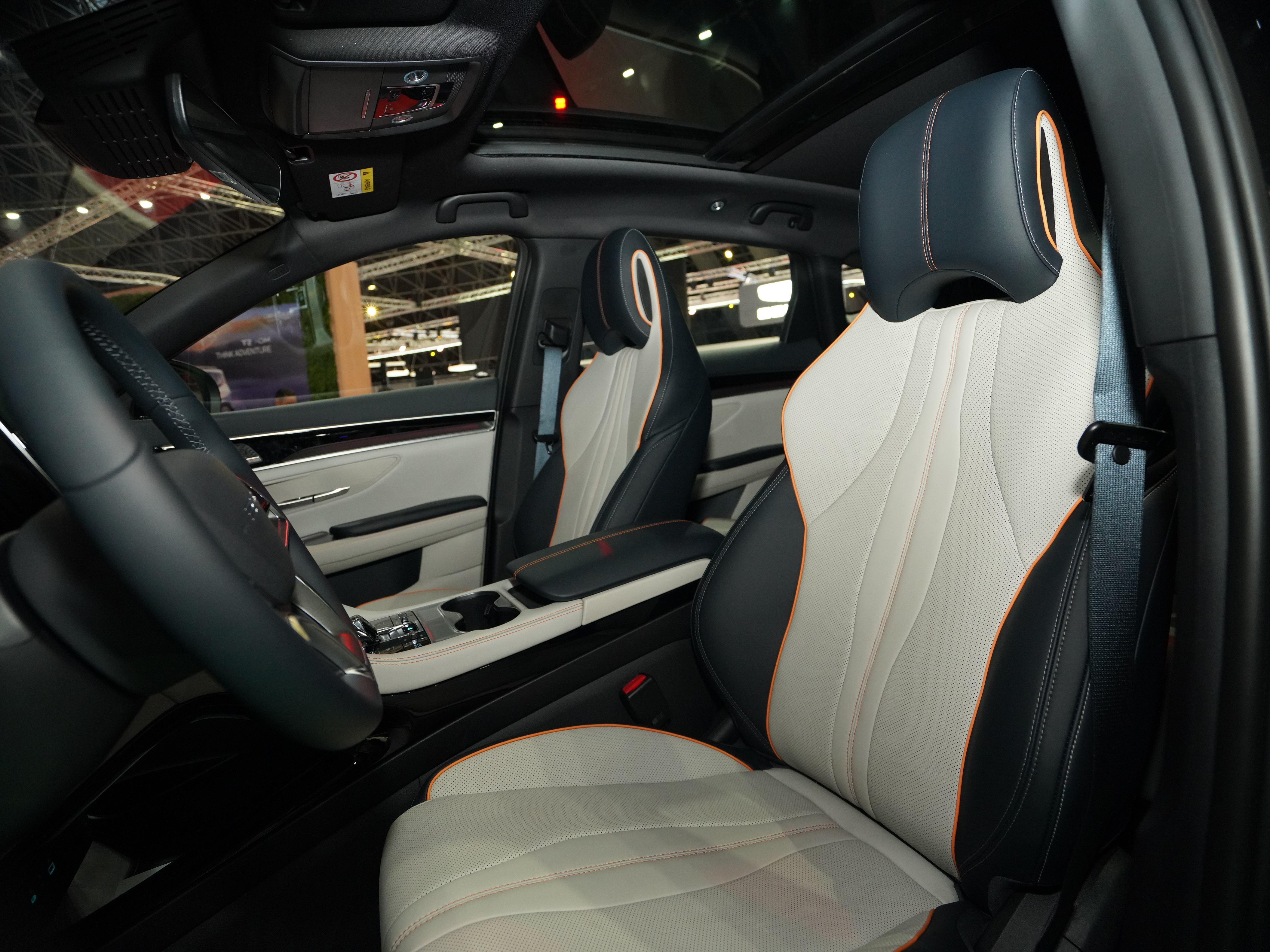 https://gcc-1307444343.cos.accelerate.myqcloud.com/cc/car-image/bee61309