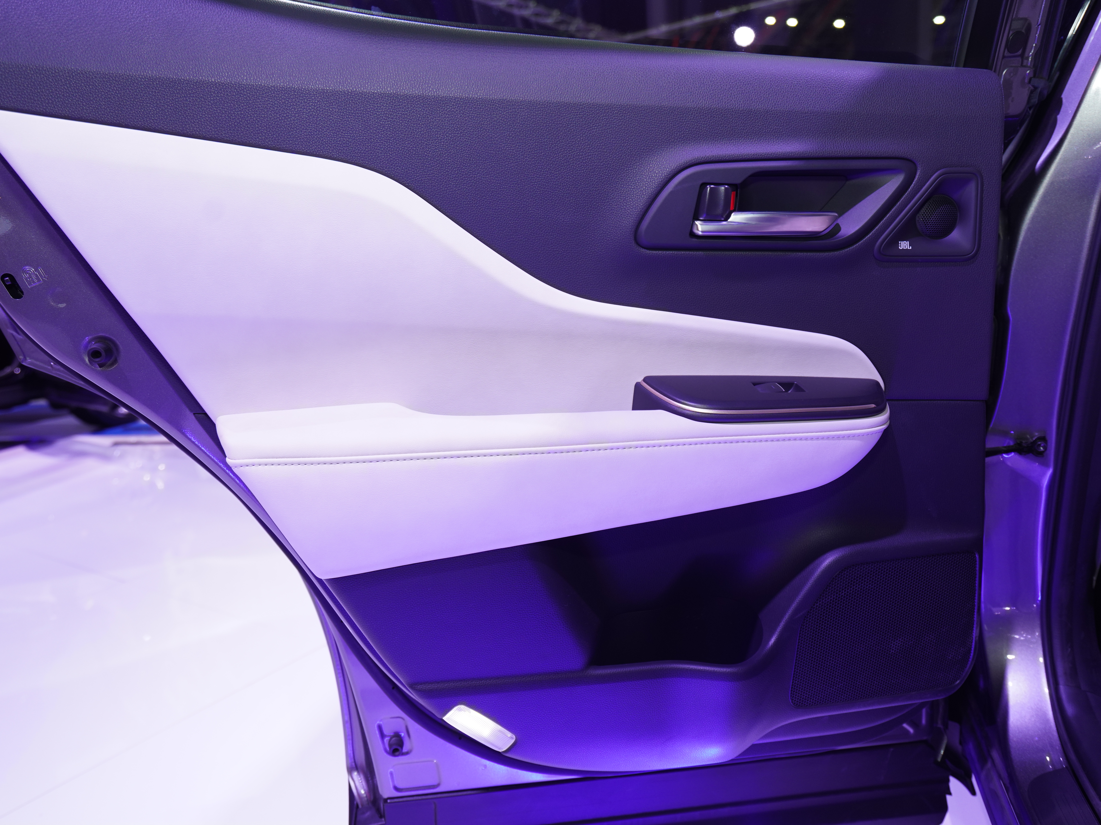 https://gcc-1307444343.cos.accelerate.myqcloud.com/cc/car-image/bf5533b2