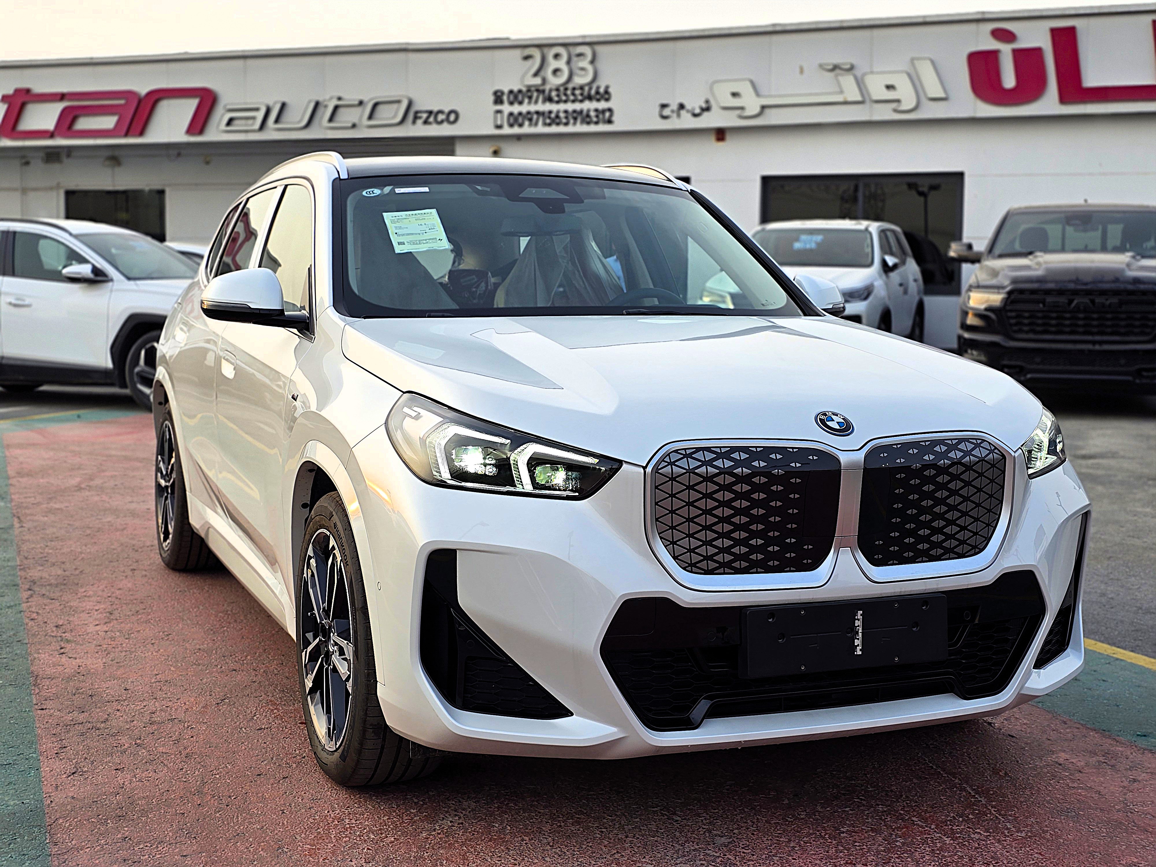 BMW iX1 2025