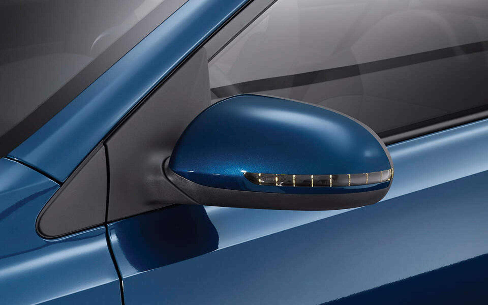 https://gcc-1307444343.cos.accelerate.myqcloud.com/cc/car-image/c43db2dd