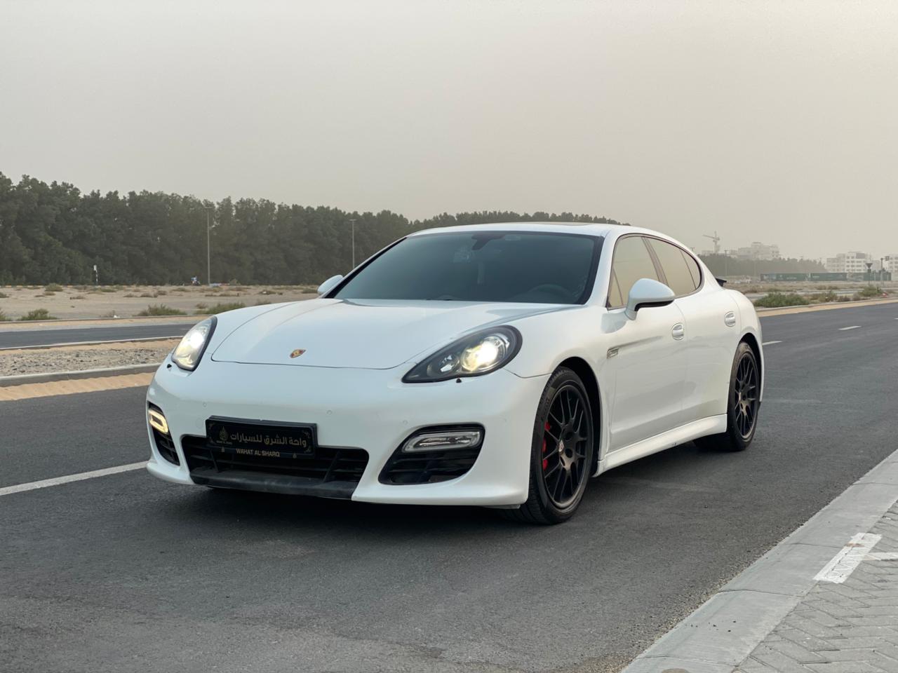 Porsche Panamera 2012 4.8L