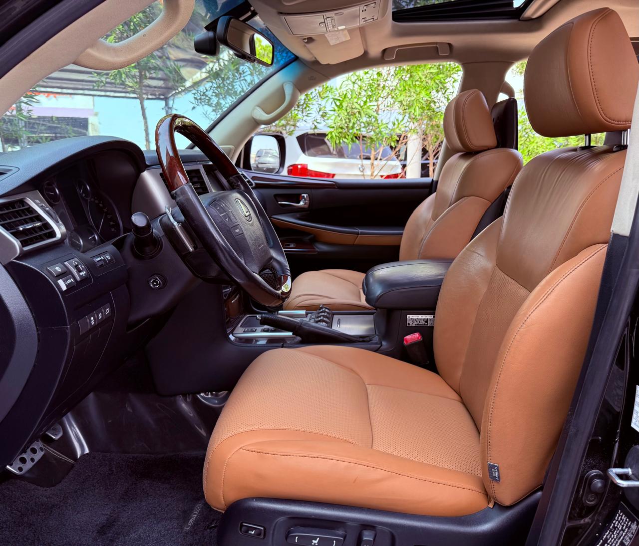 Lexus LX 2015