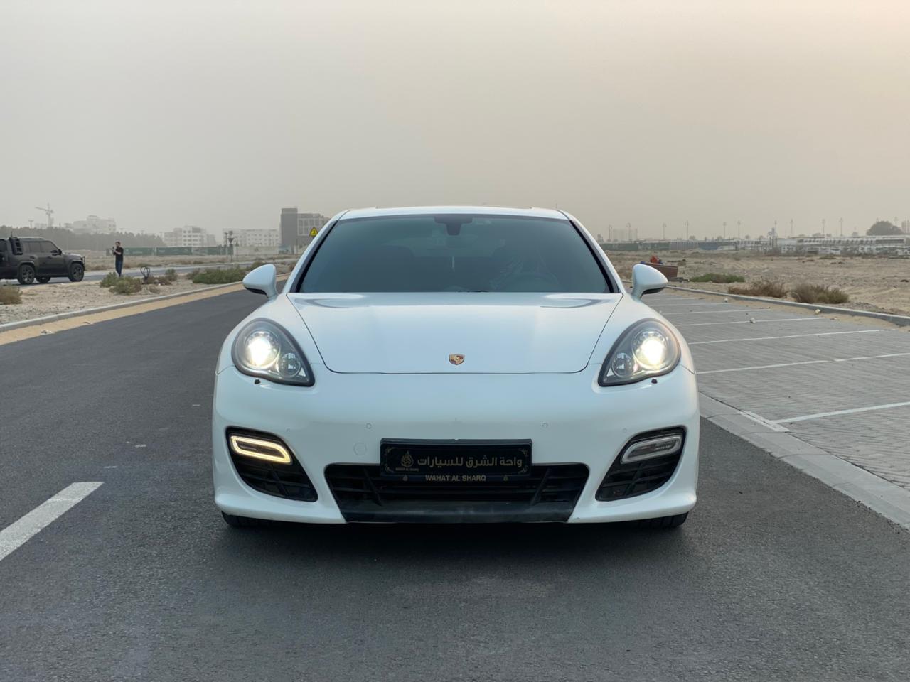 Porsche Panamera 2012 4.8L