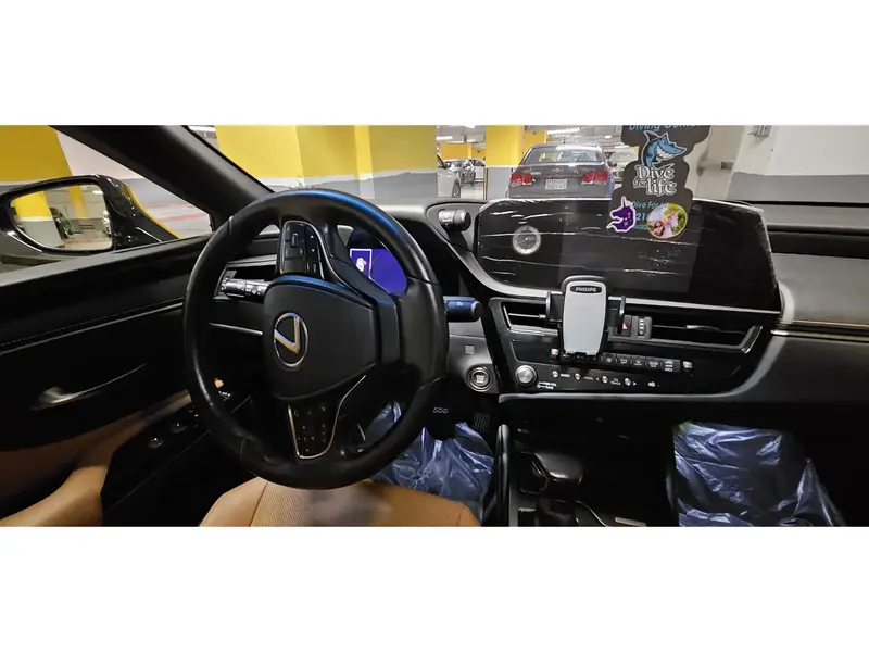 Lexus ES 2022