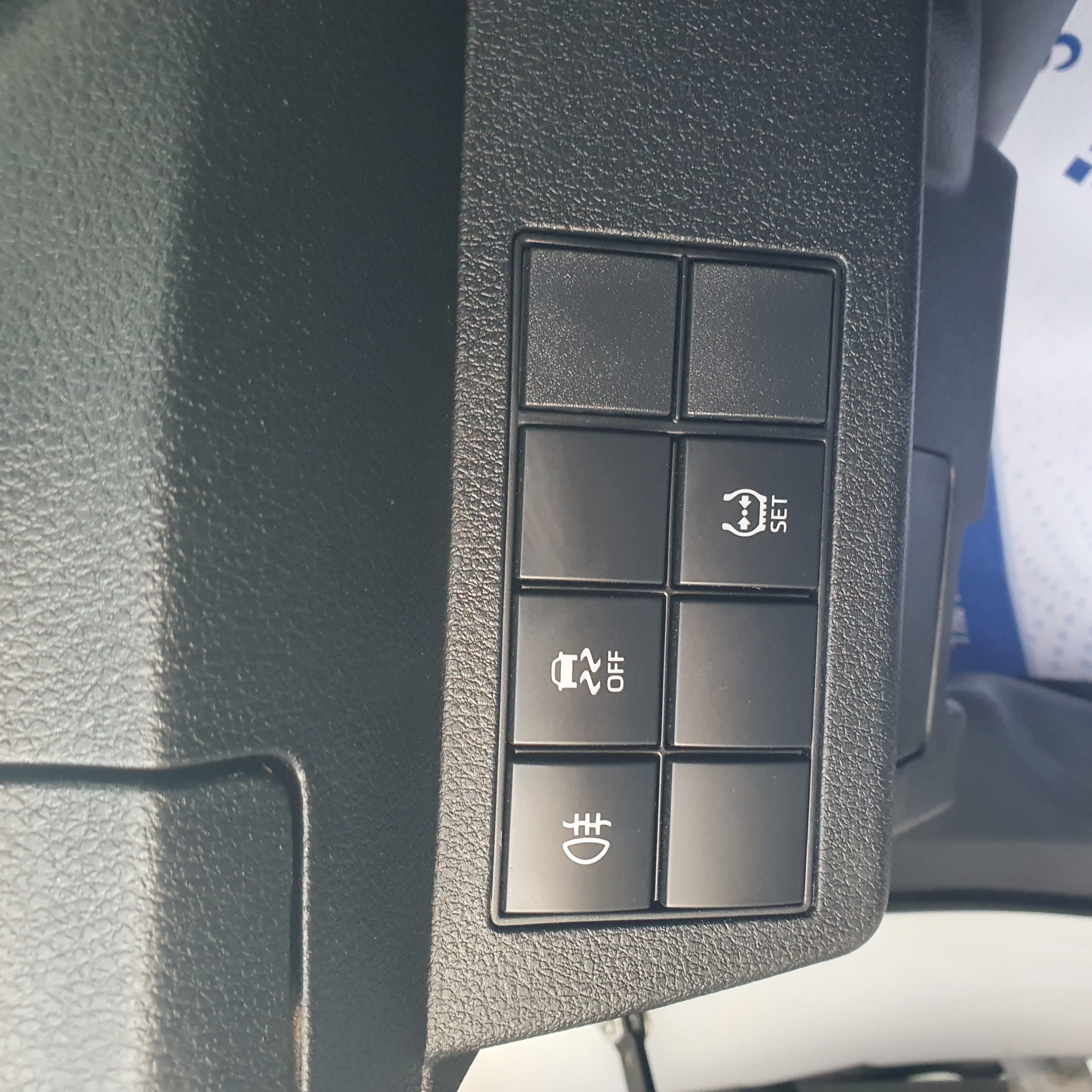 تويوتا يارس سيدان 2024 1.5L