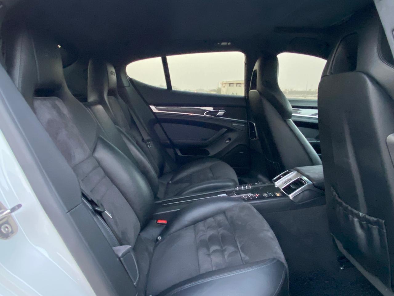 Porsche Panamera 2012 4.8L