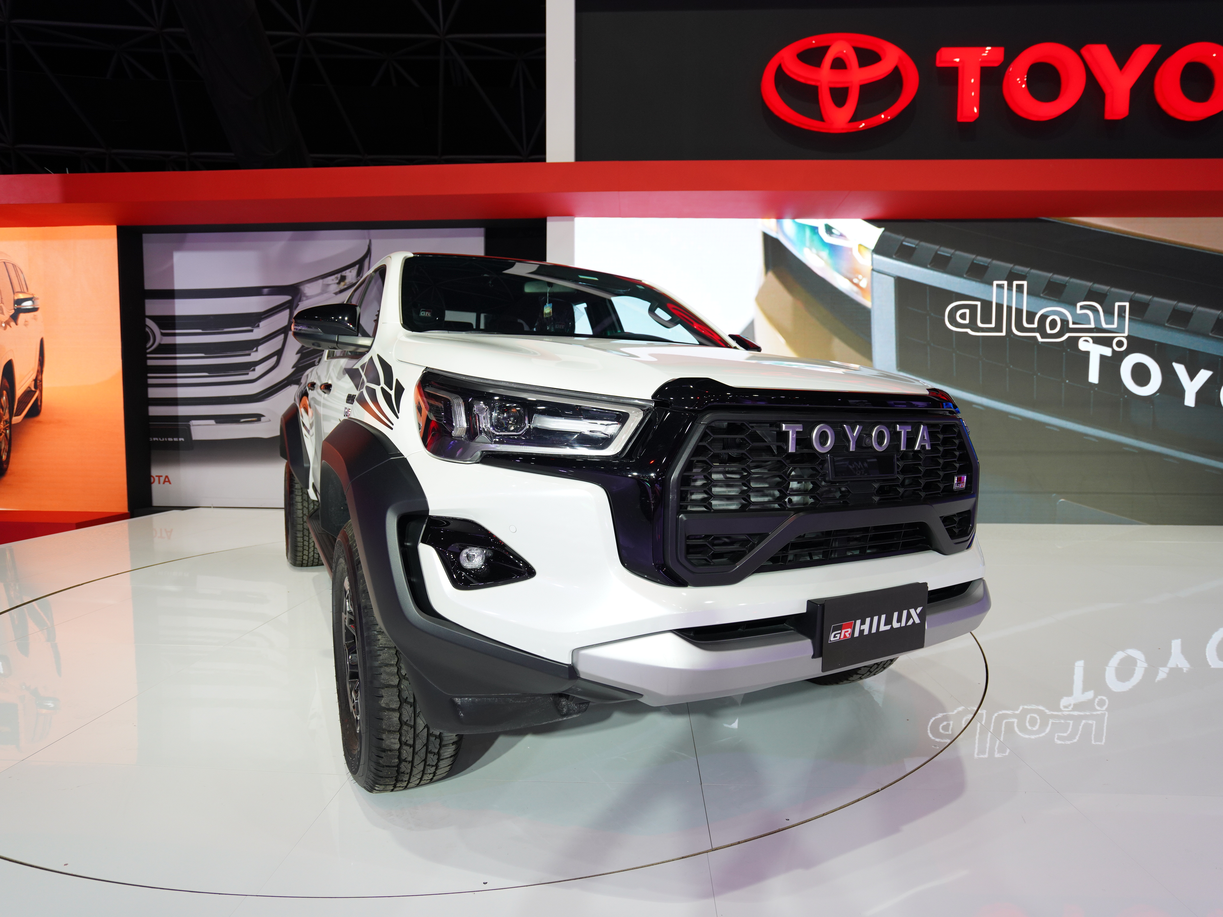 Discover Toyota Toyota Hilux Exterior Interior Images.Find all aspects and details of cars.