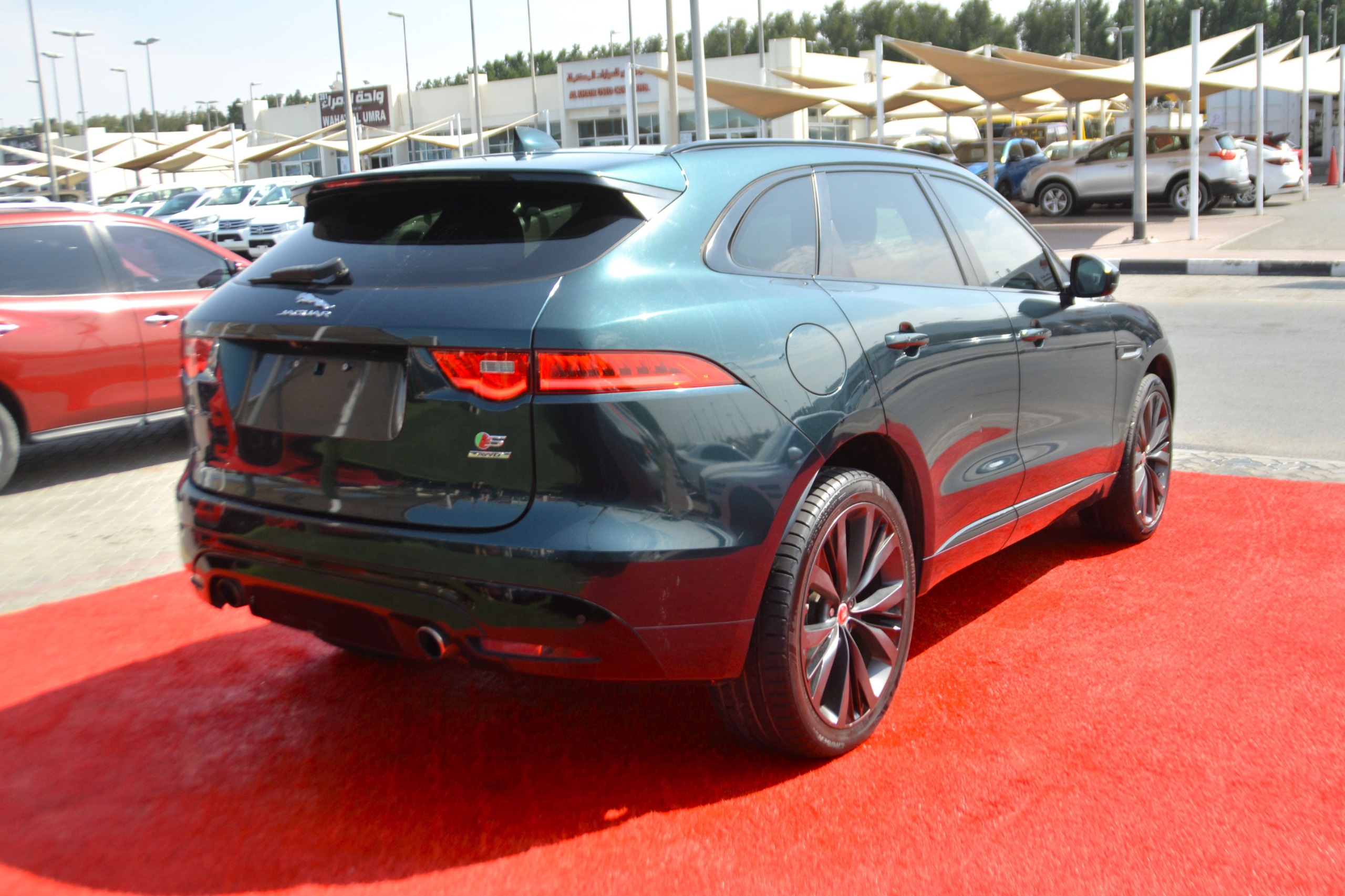 جاكوار F Type 2018