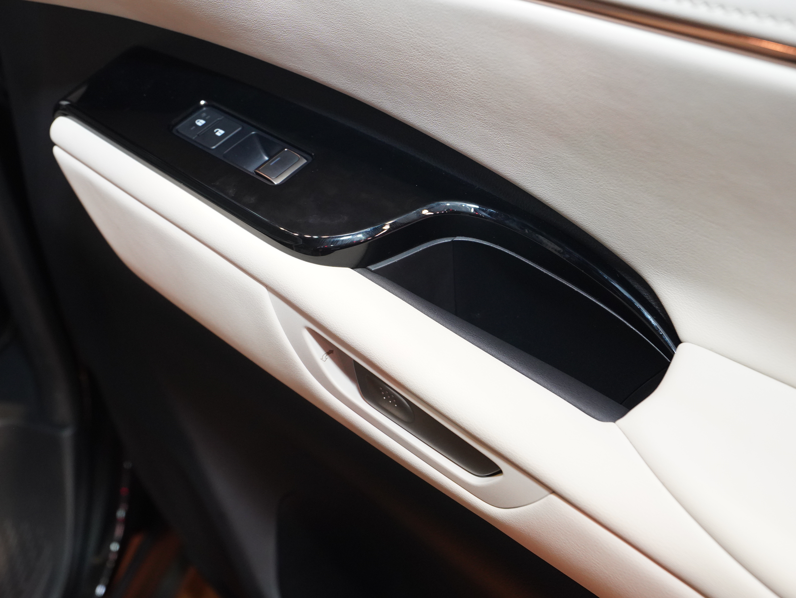 https://gcc-1307444343.cos.accelerate.myqcloud.com/cc/car-image/df4c181a