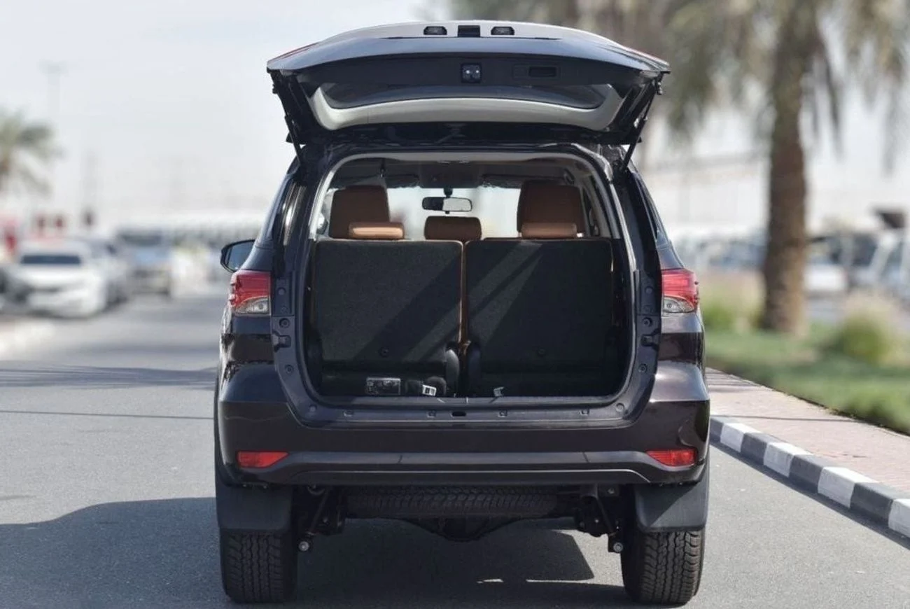 Discover undefined undefined Exterior Interior Images.Find all aspects and details of cars.