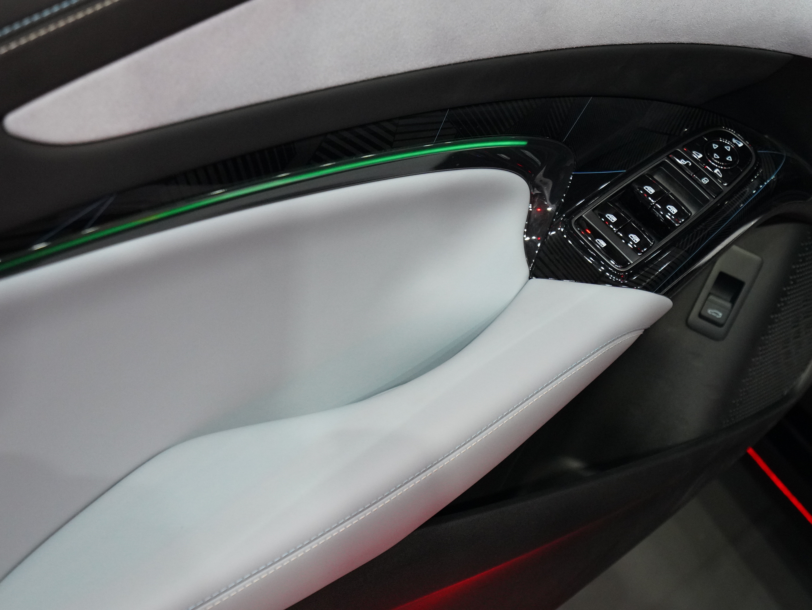https://gcc-1307444343.cos.accelerate.myqcloud.com/cc/car-image/e4b86f3d