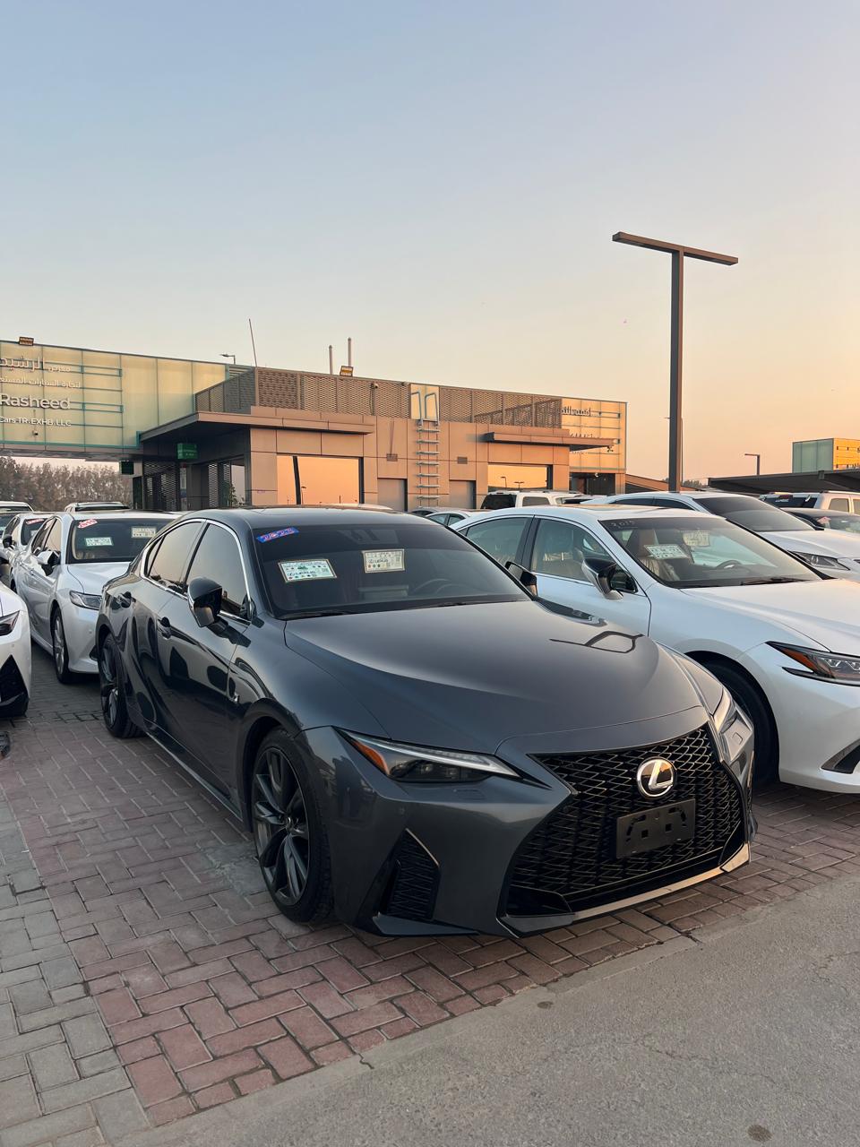 لكزس IS 2023