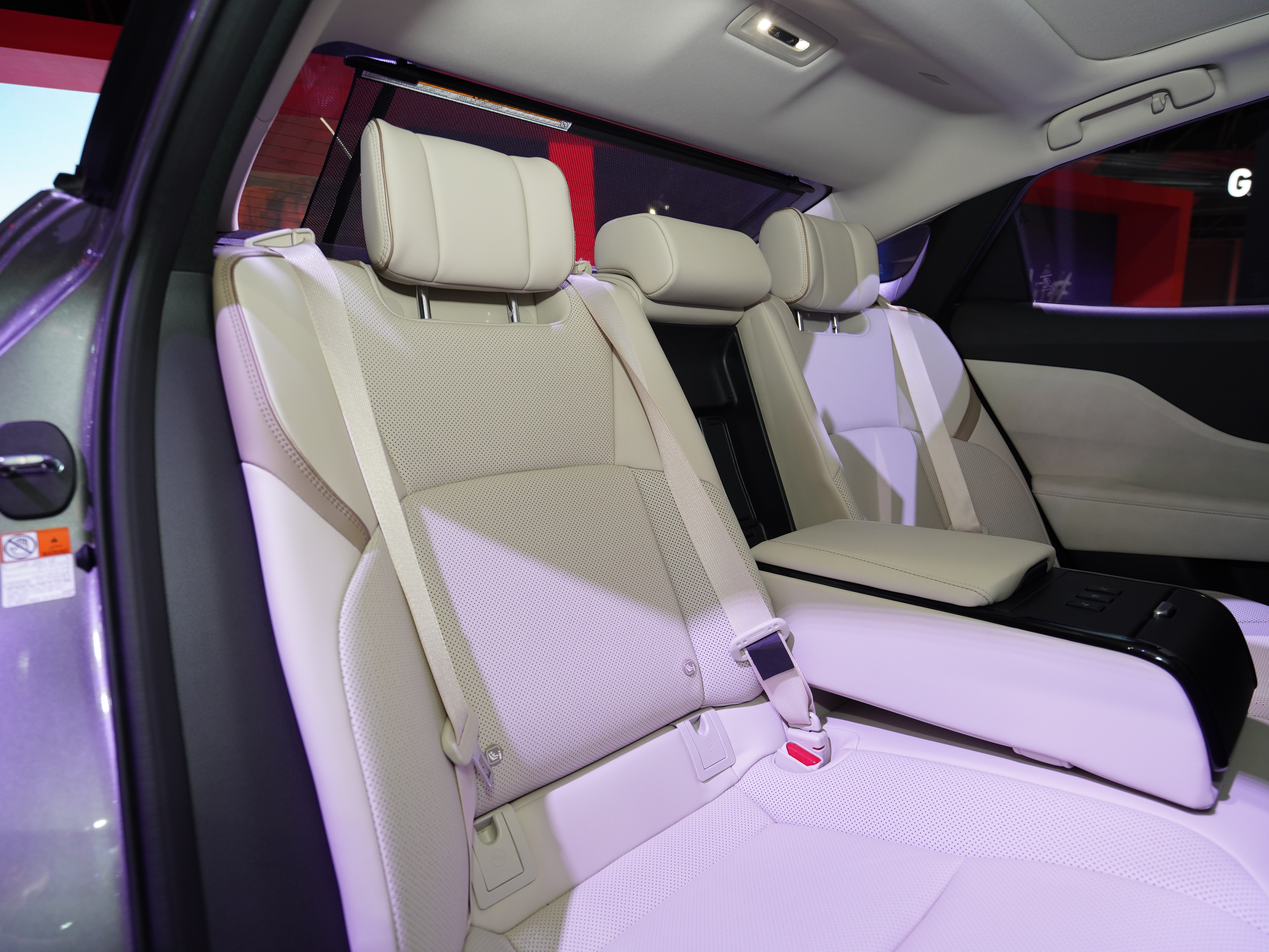 https://gcc-1307444343.cos.accelerate.myqcloud.com/cc/car-image/e6401825