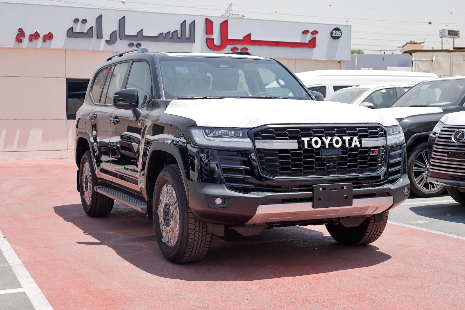 Toyota Land Cruiser Hybrid 2025
