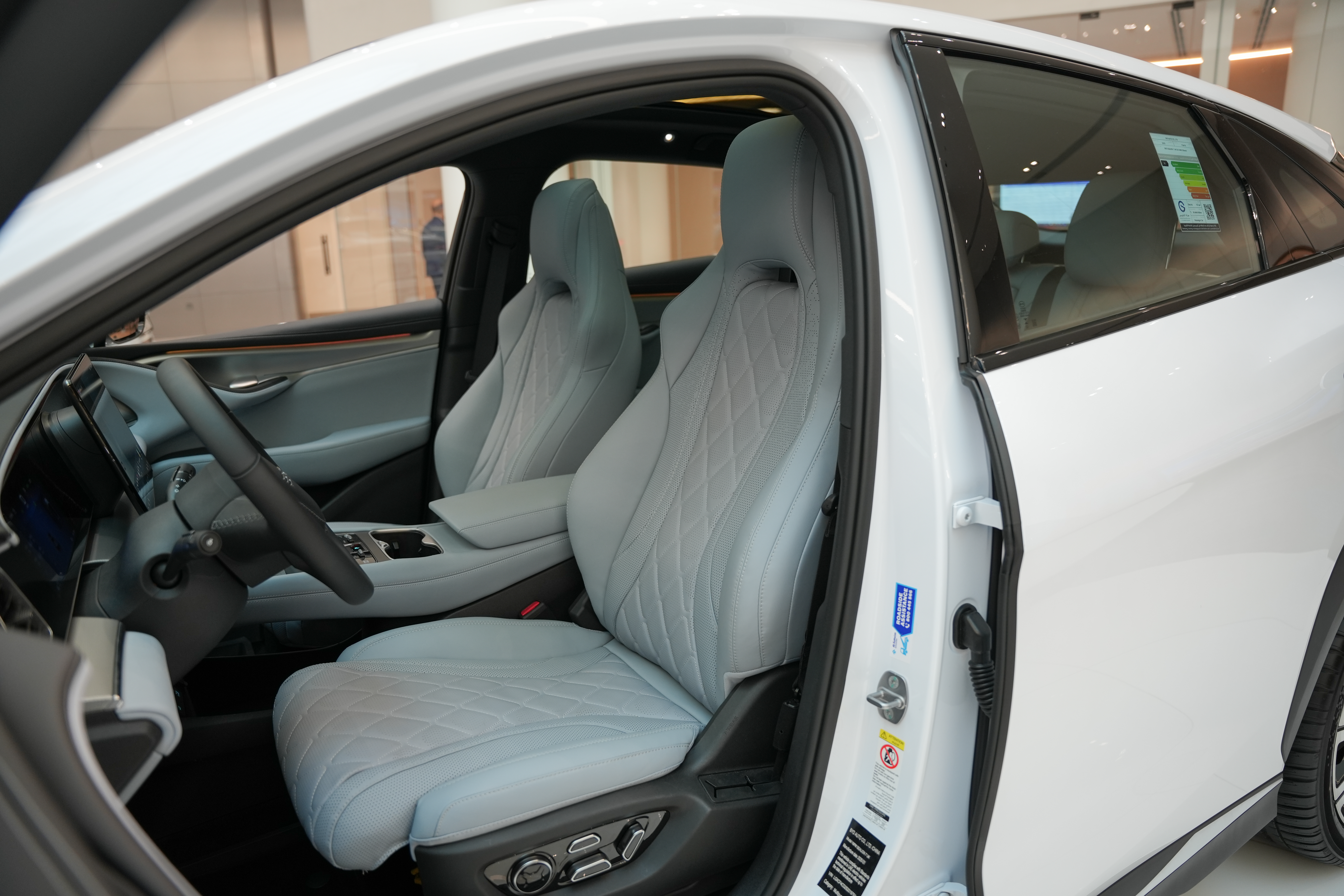 Discover BYD BYD Sealion 7 Exterior Interior Images.Find all aspects and details of cars.