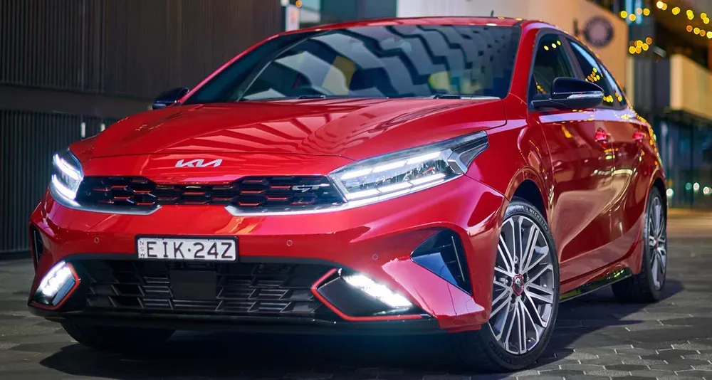 استكشف  كيا  كيا سيراتو Kia Cerato 2023 1.6L  EX الصور الخارجية والداخلية. اكتشف جميع جوانب وتفاصيل السيارات.