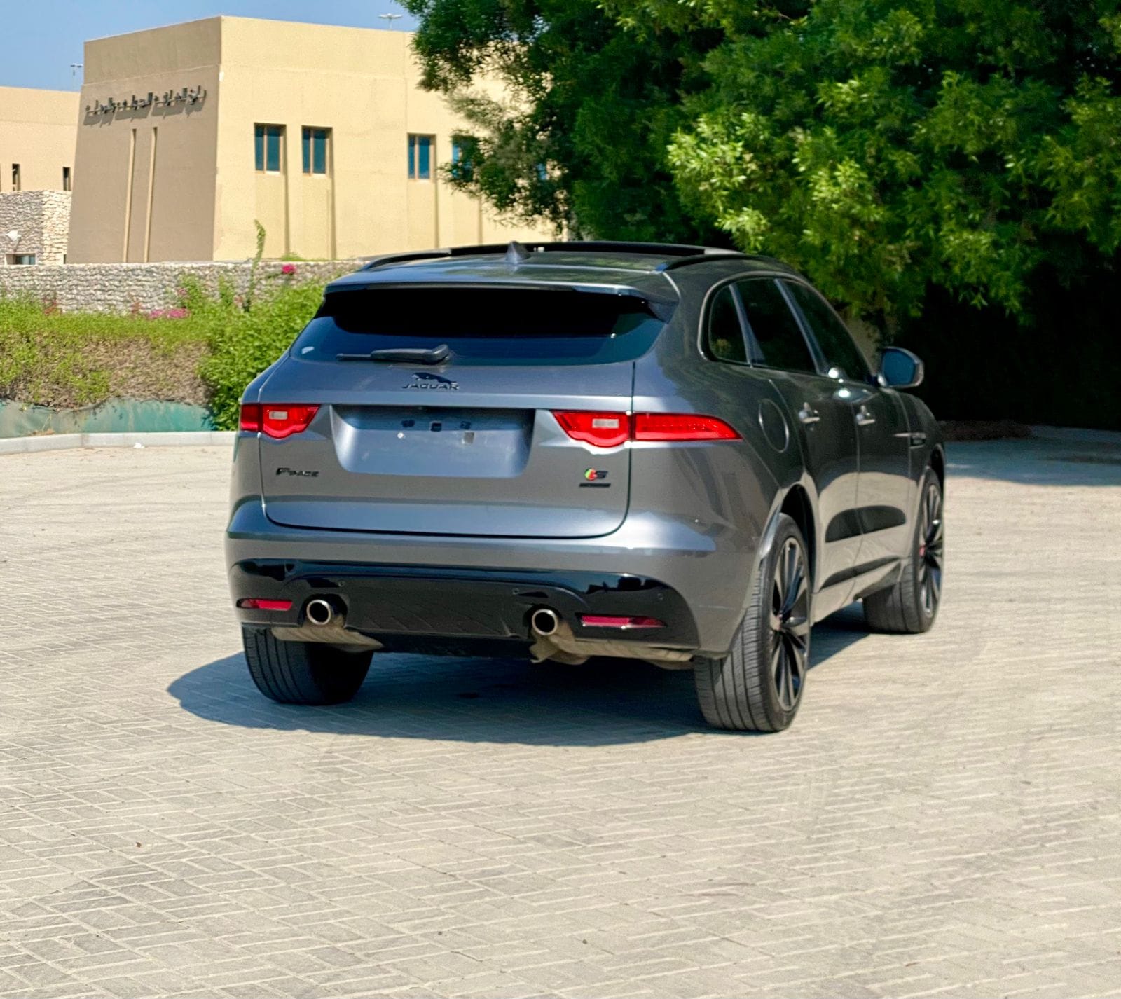 Jaguar F Pace 2017