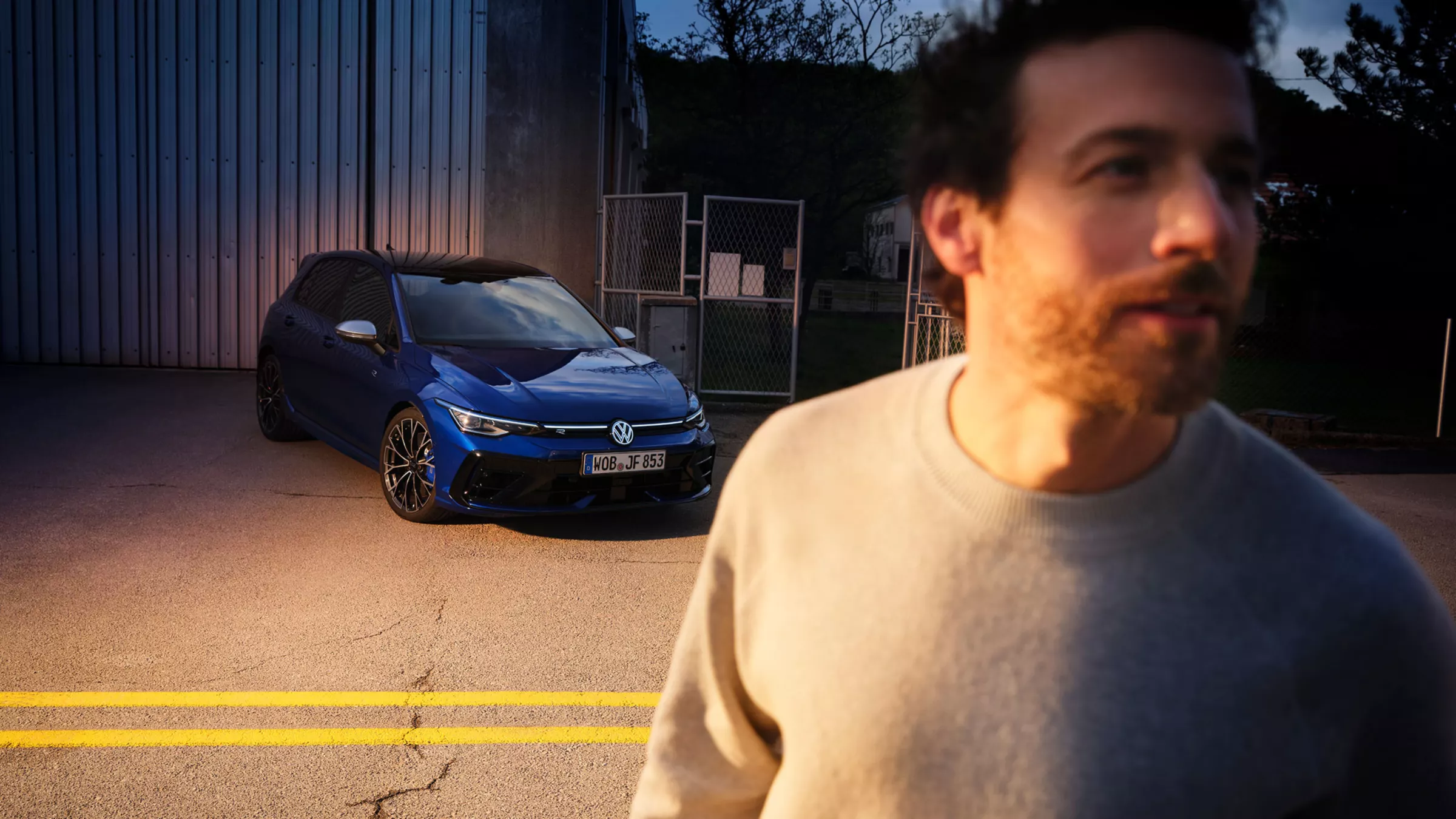 https://gcc-1307444343.cos.accelerate.myqcloud.com/cc/car-image/ef498c00