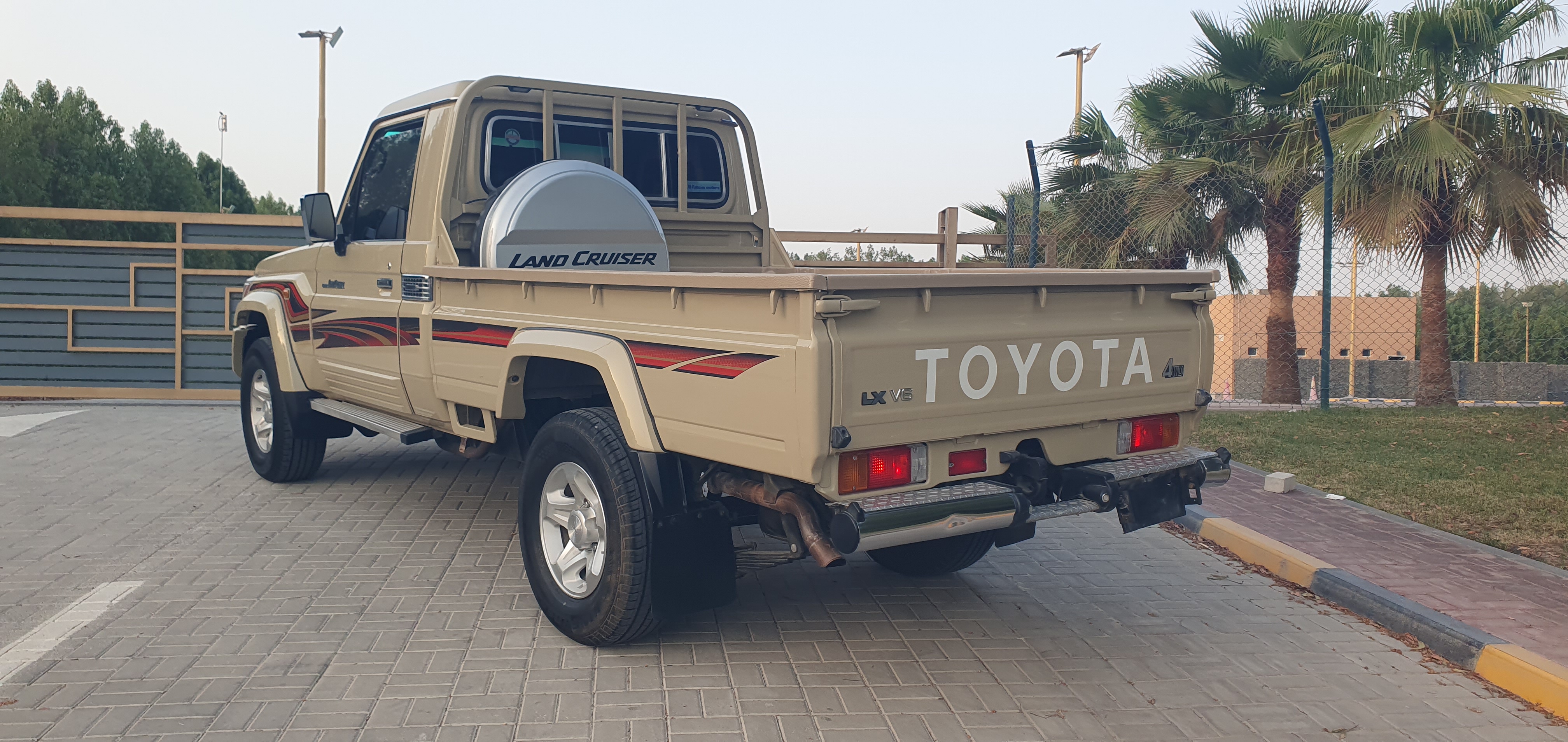 Toyota Land Cruiser Pick Up 2021 4L