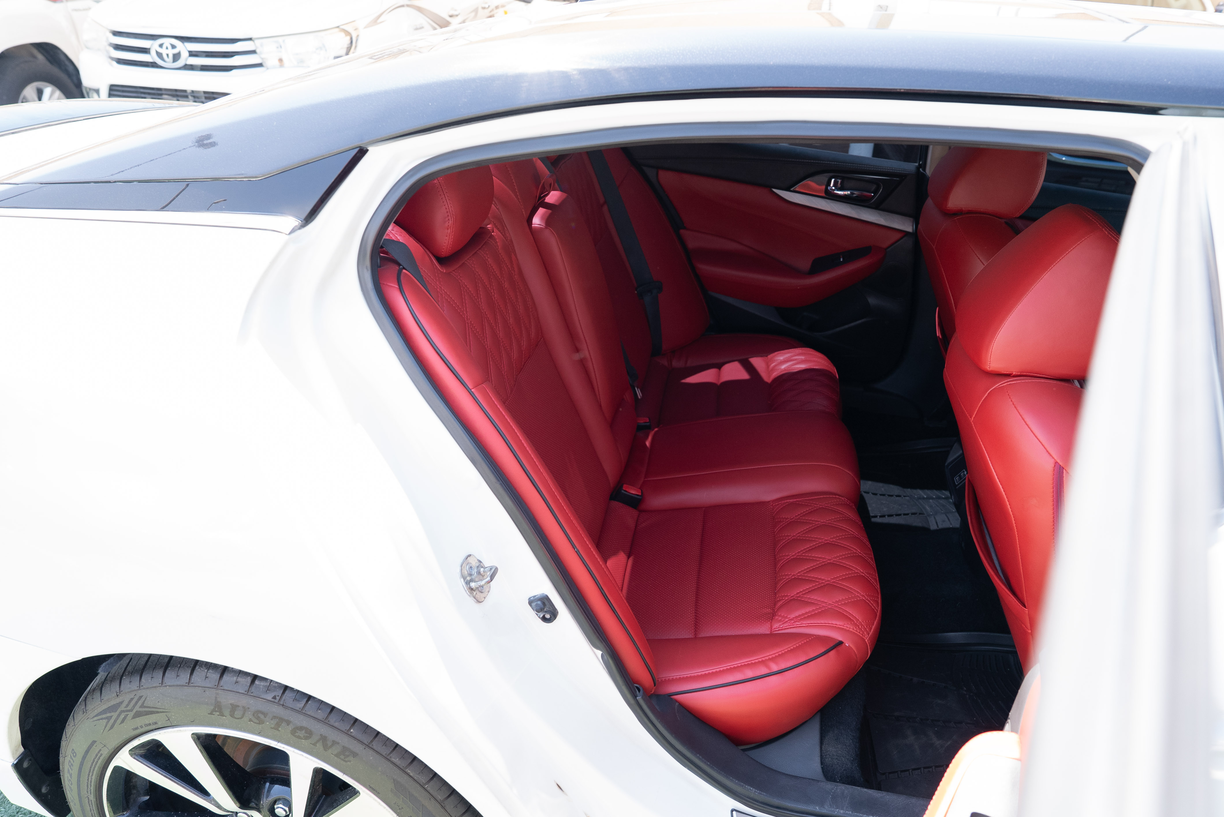 https://gcc-1307444343.cos.accelerate.myqcloud.com/cc/car-image/f53e6b09