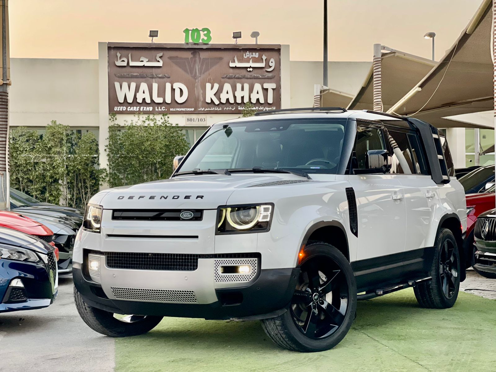 Land Rover Defender 2024