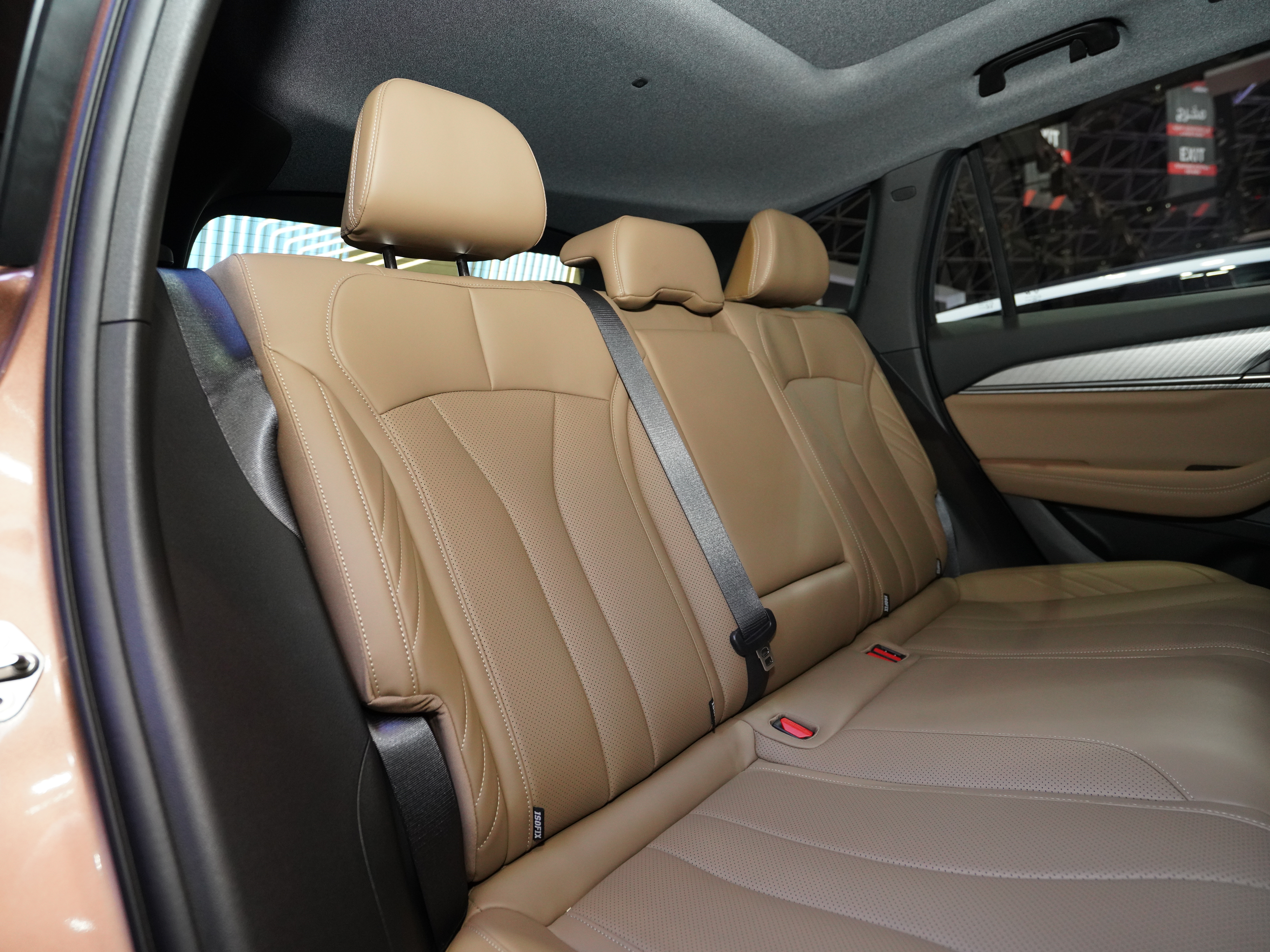 https://gcc-1307444343.cos.accelerate.myqcloud.com/cc/car-image/f7221153