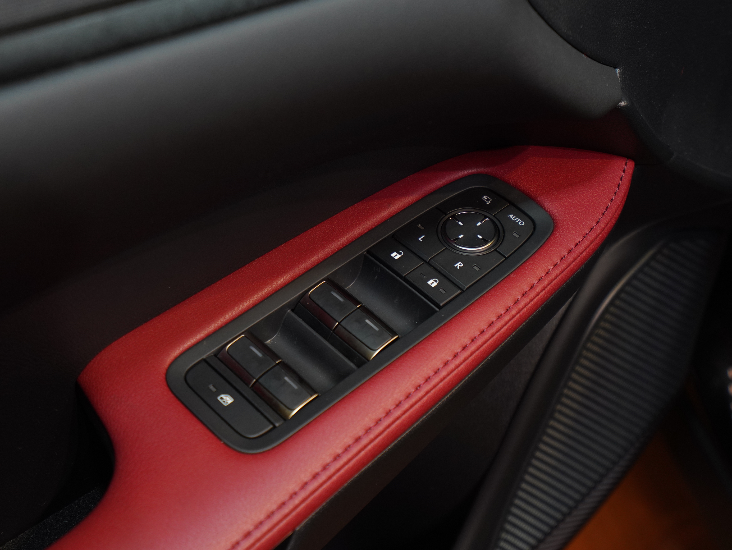https://gcc-1307444343.cos.accelerate.myqcloud.com/cc/car-image/ffc2c15d
