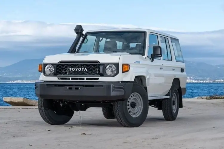 toyota toyota-land-cruiser image Toyota Land Cruiser Hard Top LC76 HARDTOP 5DOOR 4.5L V8 DIESEL