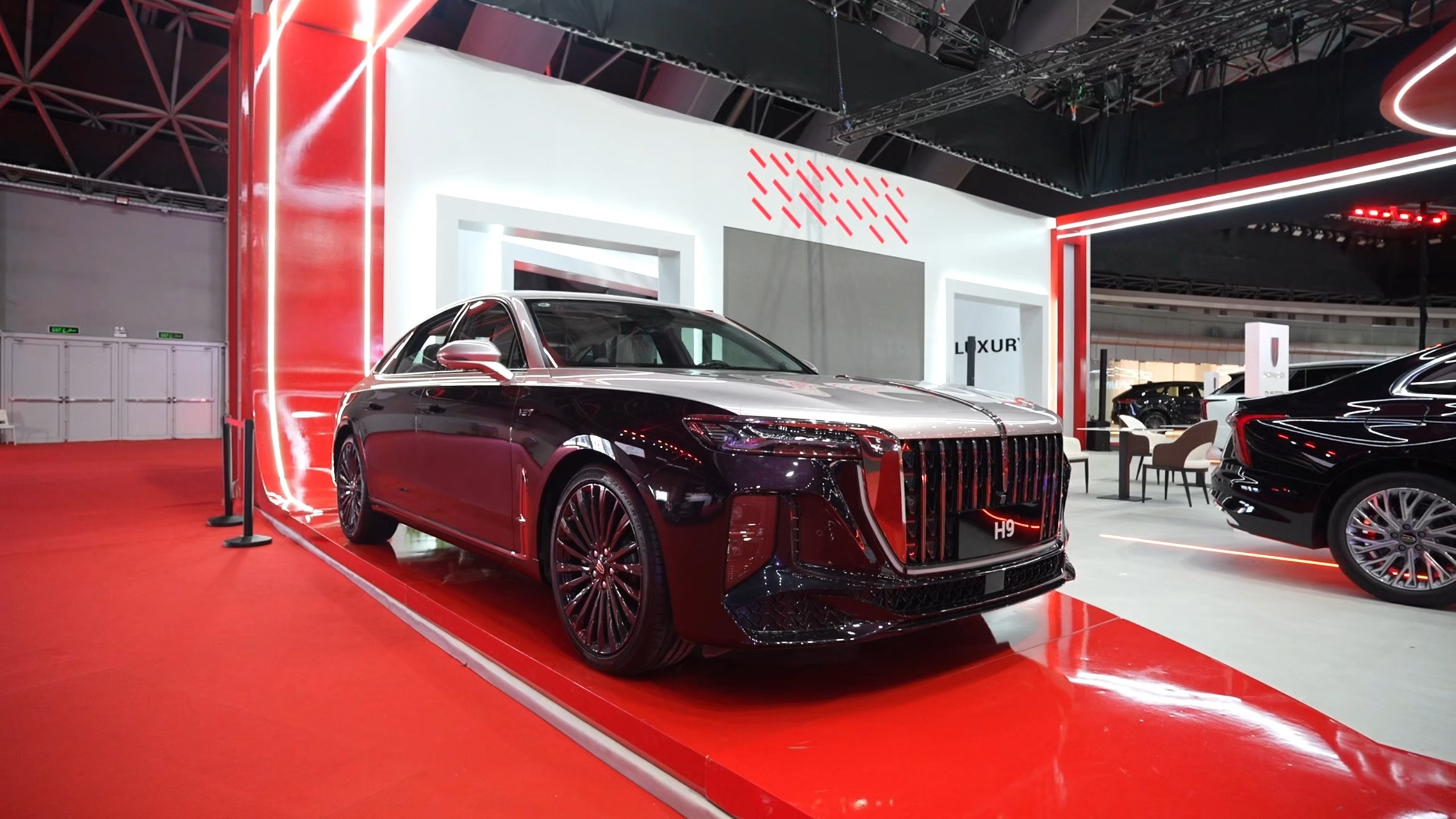 Discover Hongqi Hongqi H9 Exterior Interior Images.Find all aspects and details of cars.