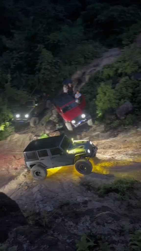 ما هذا بحق الجحيم ؟ 