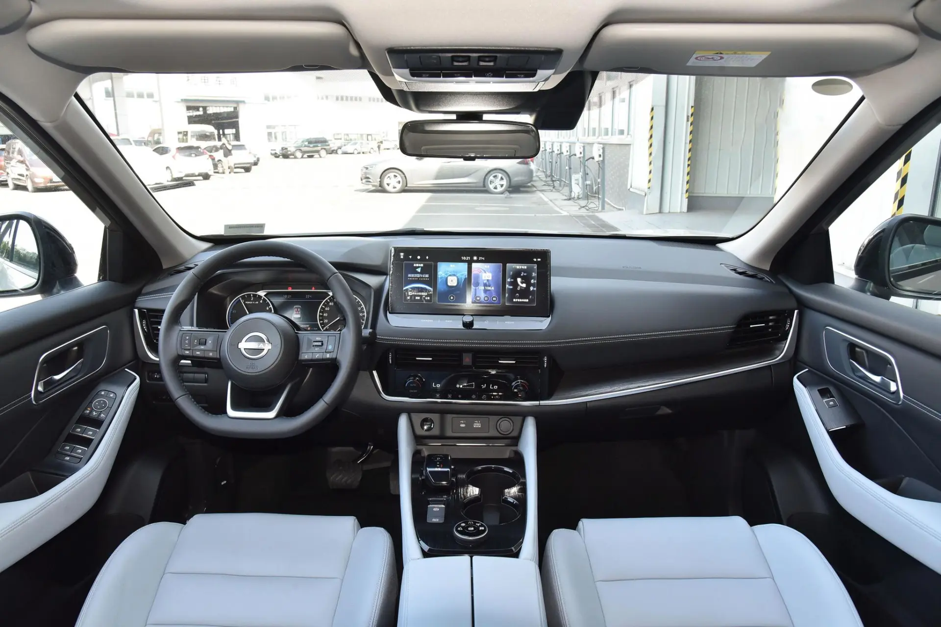 Discover Nissan Nissan XTrail Exterior Interior Images.Find all aspects and details of cars.