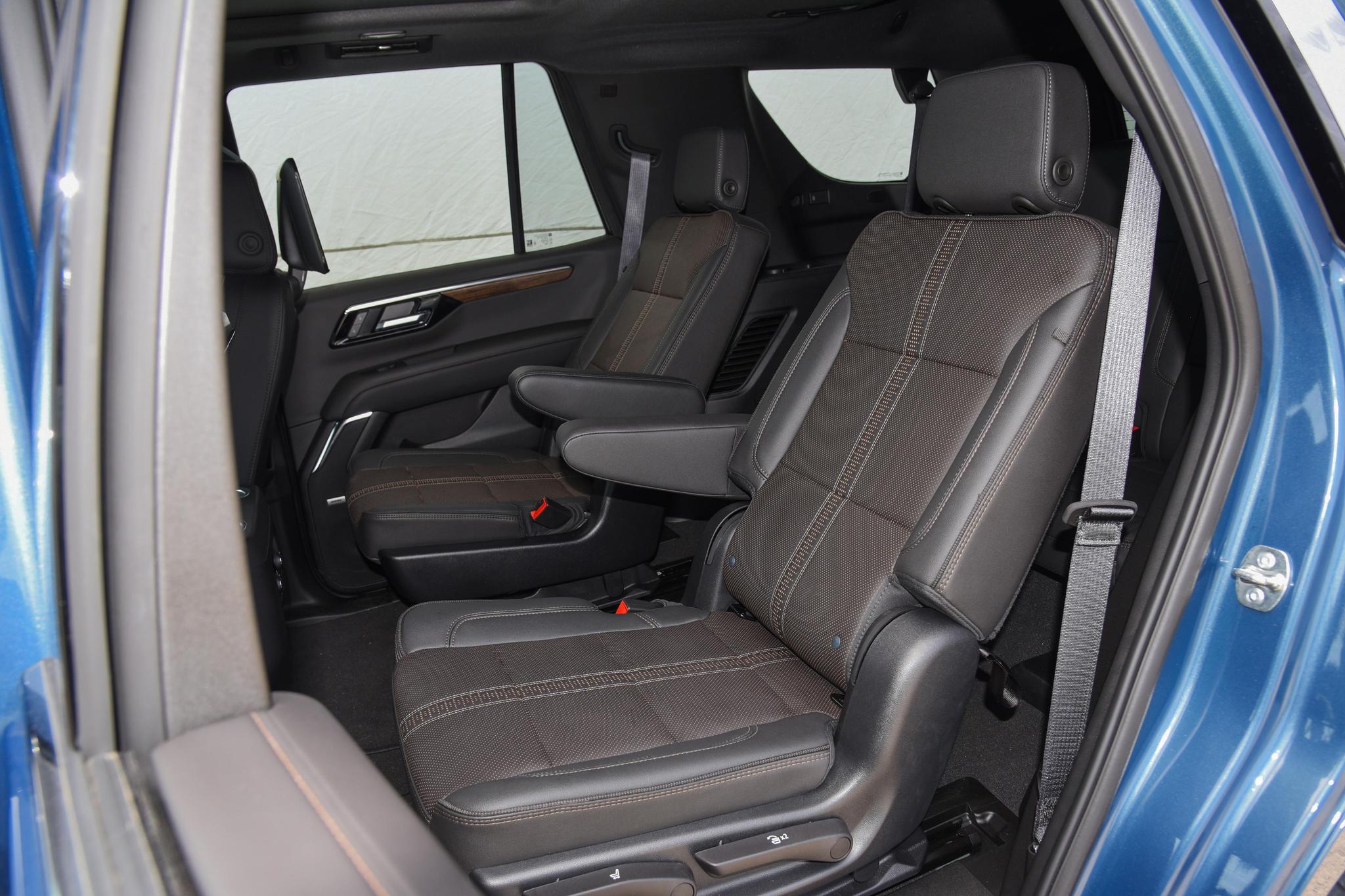 Discover Chevrolet Chevrolet Tahoe Exterior Interior Images.Find all aspects and details of cars.