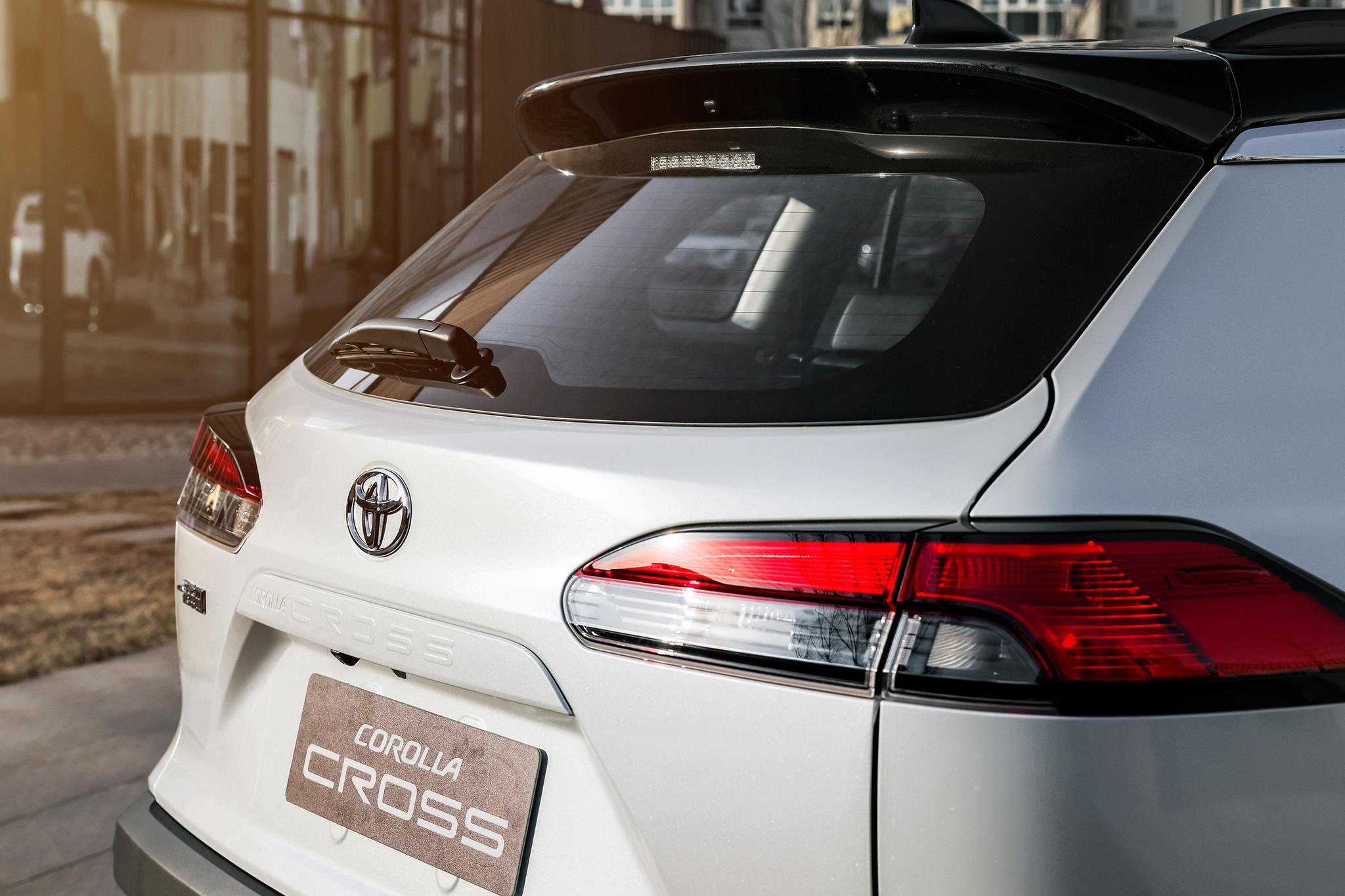 Discover Toyota Toyota Corolla Cross Exterior Interior Images.Find all aspects and details of cars.