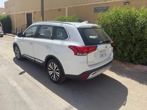 Mitsubishi Outlander 2022
