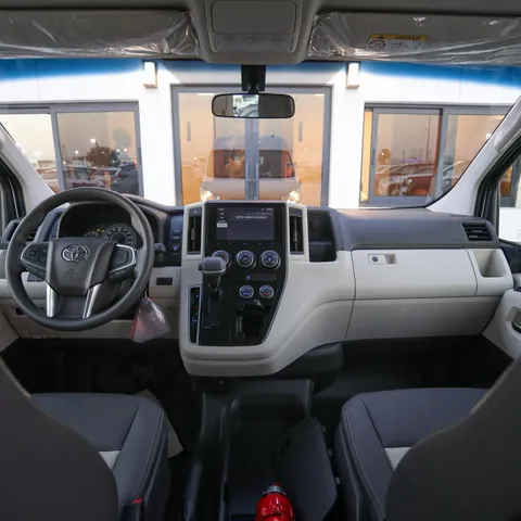 Discover undefined undefined Exterior Interior Images.Find all aspects and details of cars.