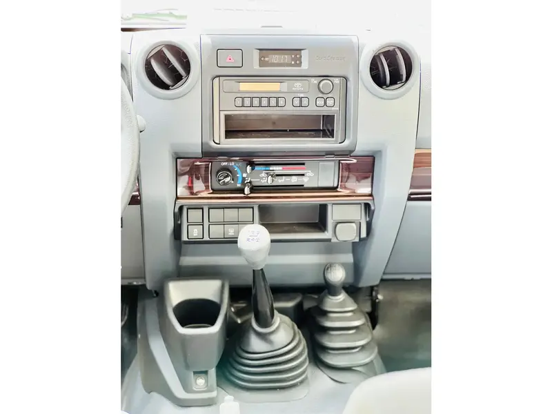 Toyota Land Cruiser Wagon 2025