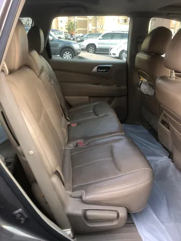 Nissan Pathfinder SV 4WD 2013