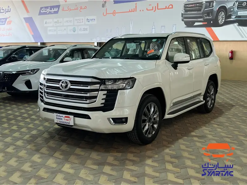 Discover undefined undefined Exterior Interior Images.Find all aspects and details of cars.
