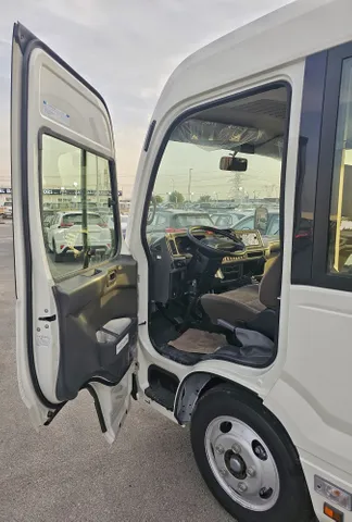 Discover undefined undefined Exterior Interior Images.Find all aspects and details of cars.