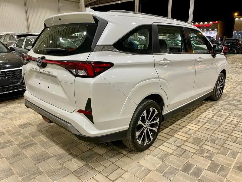 Toyota VELOZ 2025