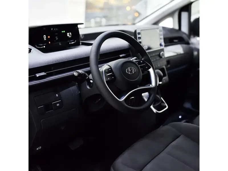 Hyundai Staria 2025