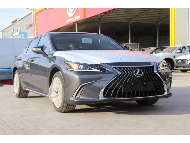 Lexus ES 2025