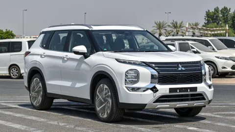 Discover undefined undefined Exterior Interior Images.Find all aspects and details of cars.