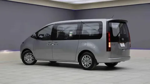 Discover undefined undefined Exterior Interior Images.Find all aspects and details of cars.