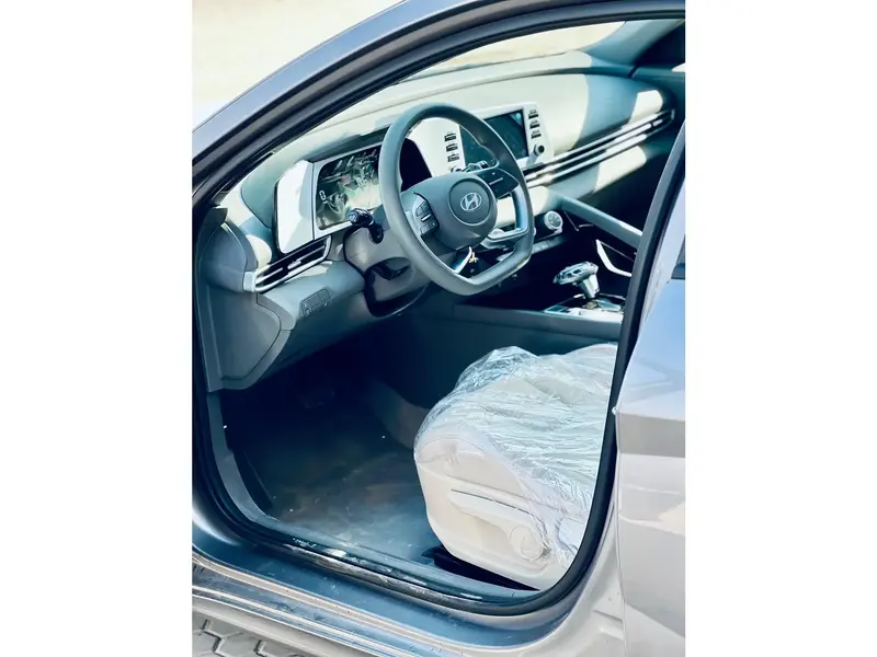 Hyundai Elantra 2025