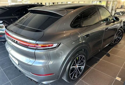 New Porsche Cayenne GTS 2025