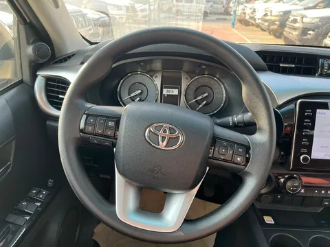 New Toyota Hilux 2025