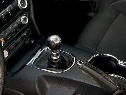 Ford Mustang V6 2015